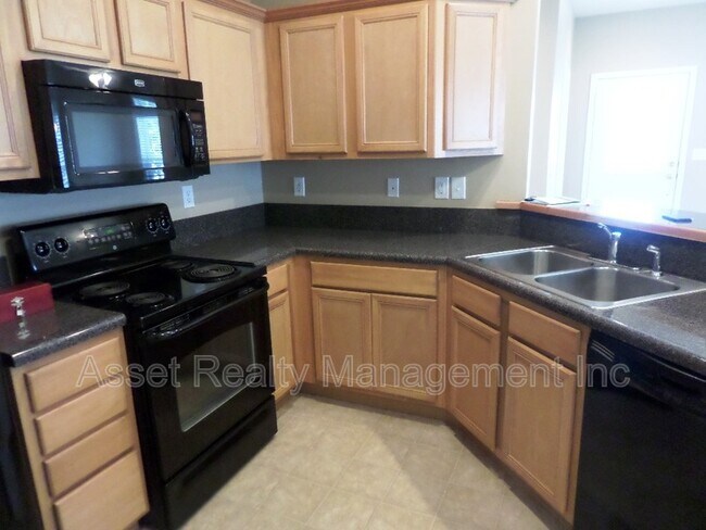 Foto del edificio - 121 Hatleyberry St
