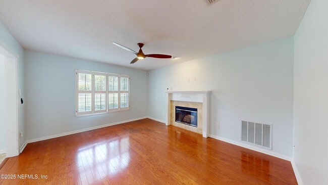 Foto del edificio - 1142 Westwood Dr