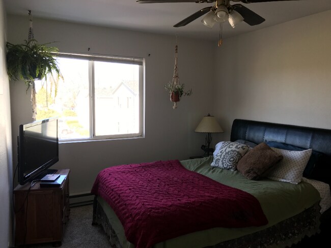 Foto del edificio - 1355 Cherry St