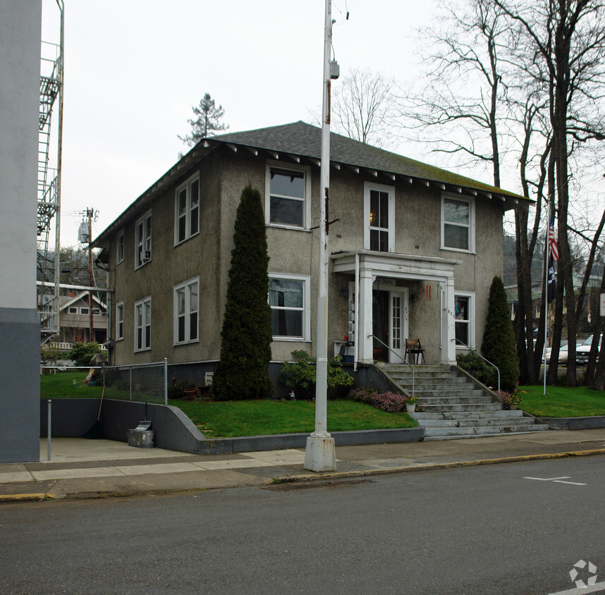 Building Photo - Howell Apartments