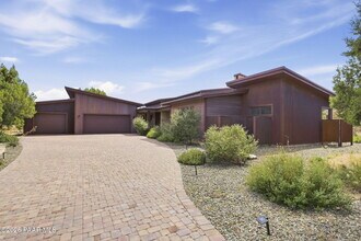 Building Photo - 5790 W Three Forks Rd