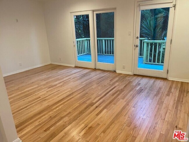 Foto del edificio - 45 Thornton Ave