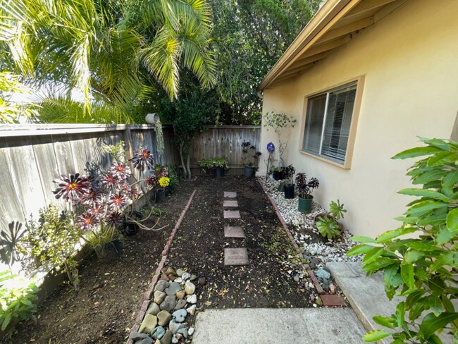 Foto del edificio - 7369 Elmhurst Pl