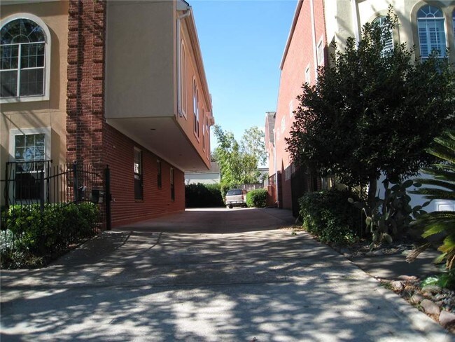 Building Photo - 1516 Park St