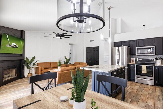 Building Photo - 4525 E Angela Dr