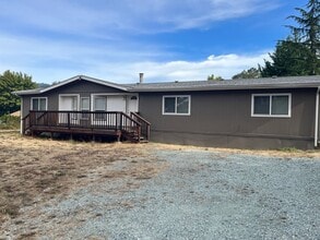 Building Photo - 261 Crest Dr
