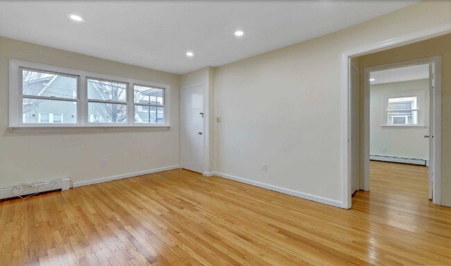 Foto del edificio - 278 Stewart Ave