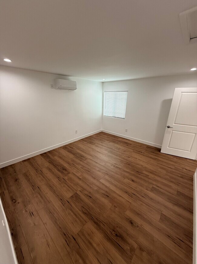 Building Photo - 9136 Clancey Ave