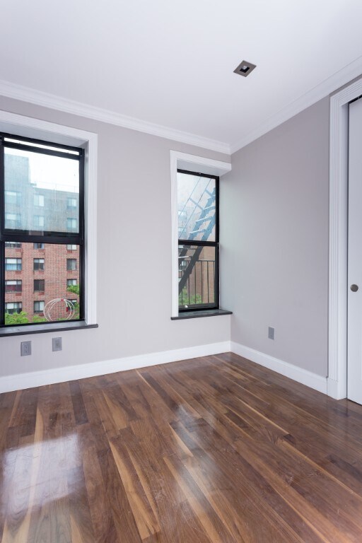 Foto del edificio - 16 E 116th St