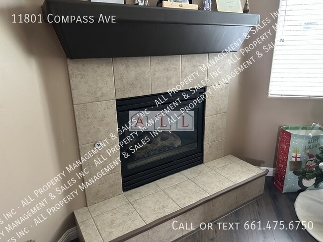 Foto del edificio - 11801 Compass Ave