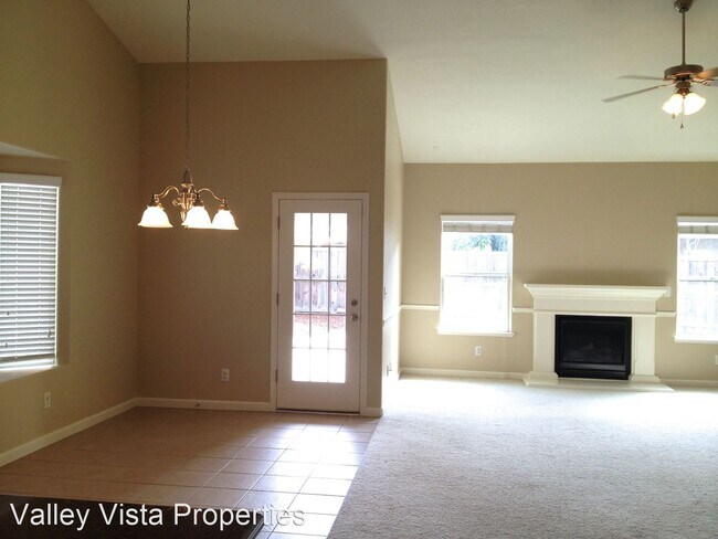 Building Photo - 3 br, 2 bath House - 718 Prescott Ave