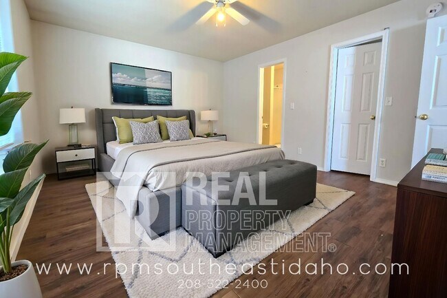 Foto del edificio - Spacious & Updated 2 Bedroom, 2 Bathroom Twin Home in Ammon with Fenced Backyard and Hookups (Ida...