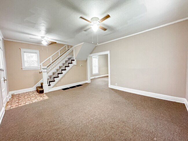 Building Photo - $1,095 - 2 Bed, 1.5 Bath House in Independ...