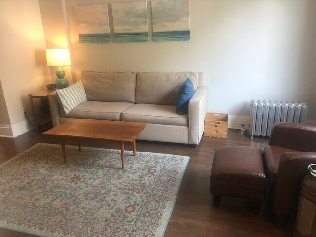 Sala de estar - 1409 N Maplewood Ave