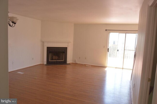 Foto del edificio - 4589 Perch Branch Way