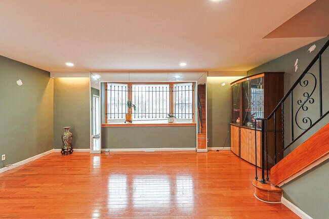 Foto del edificio - 2421 Vista St