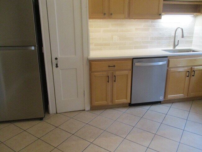 Building Photo - 1081 Terrace Dr