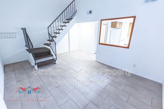 Building Photo - 1831 W Mulberry Dr