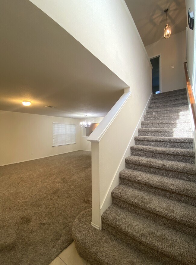Foto del edificio - 6501 Bridgewood Dr