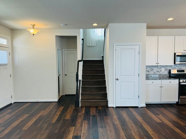 Building Photo - 454 Coastal Ave
