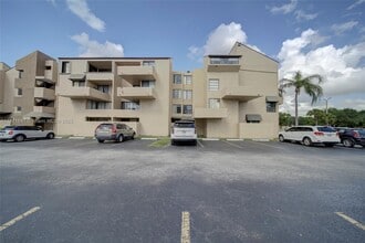 Building Photo - 10400 SW 108th Ave
