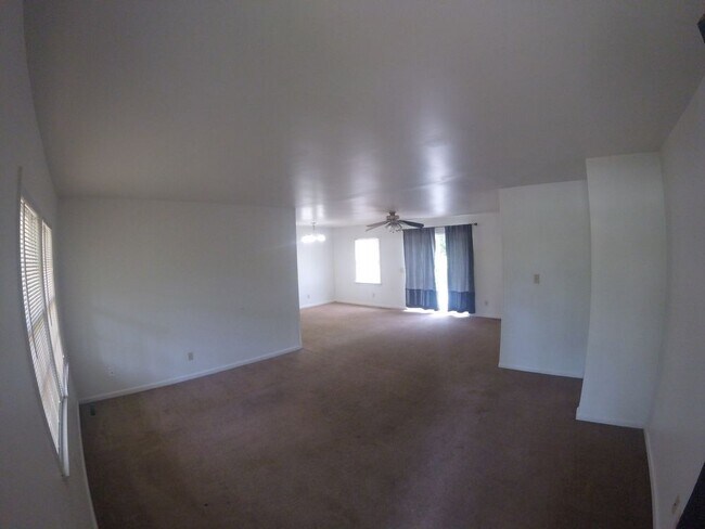 Building Photo - COLLEGE ACRES