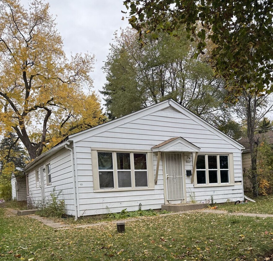 Foto principal - 3BR SINGLE FAMILY, YARD, GARAGE, FULL BASEMENT, NICE!!