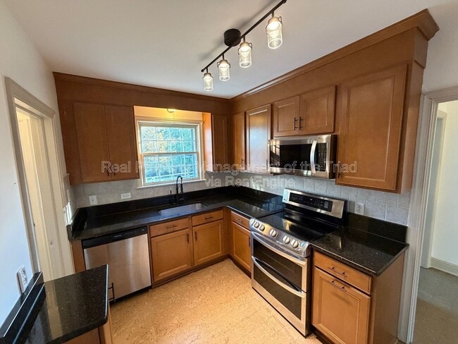 Foto del edificio - 7530 Shallowford Rd