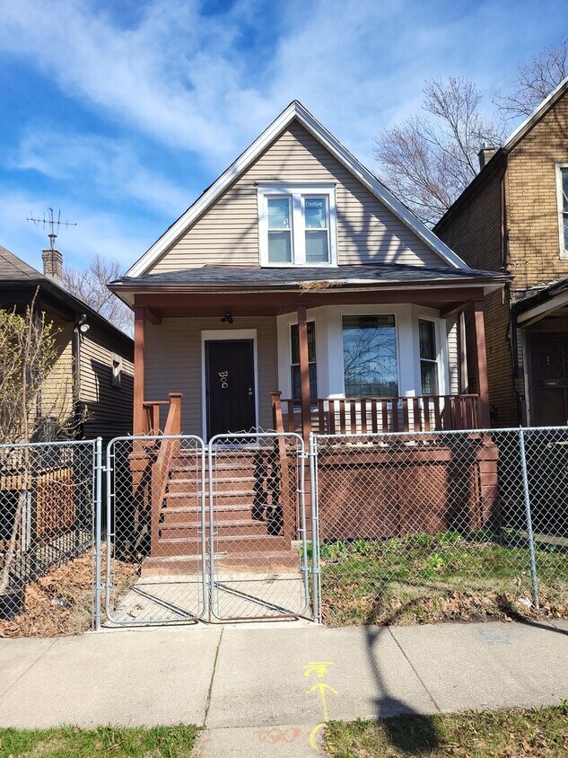 7939 S Burnham Ave, Chicago, IL 60617 House Rental in Chicago, IL