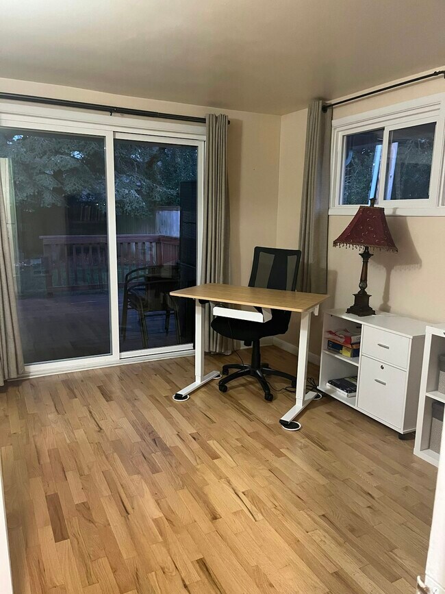 Foto del edificio - 1457 Ranchwood Dr