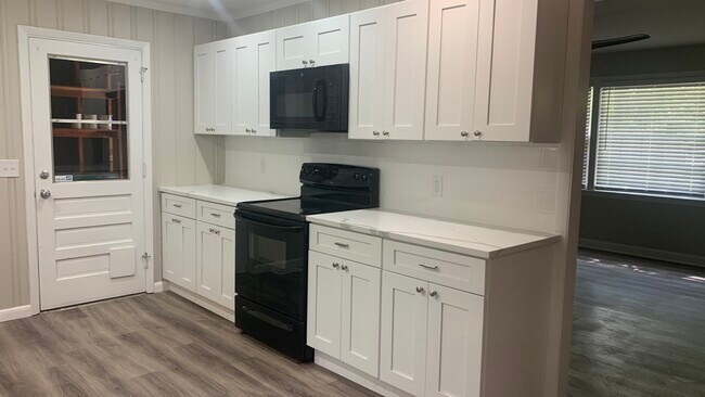 Foto del edificio - 234 Pitney Rd