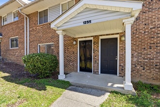 Building Photo - Reserve @ Blu Townhomes