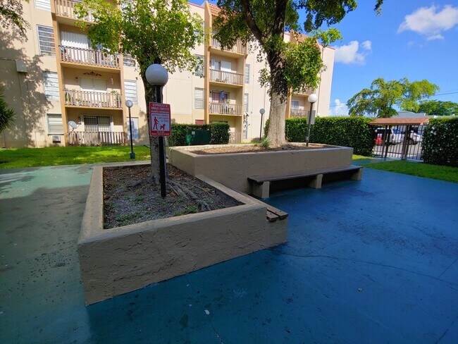 Foto del edificio - 4715 NW 7th St