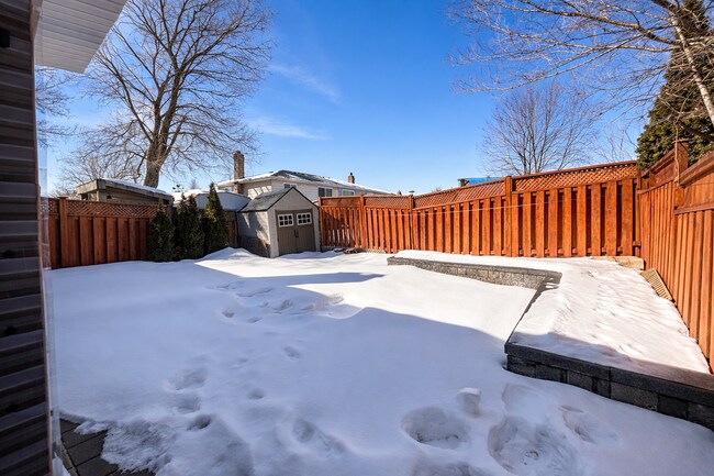 Building Photo - 10 Salisbury Cir