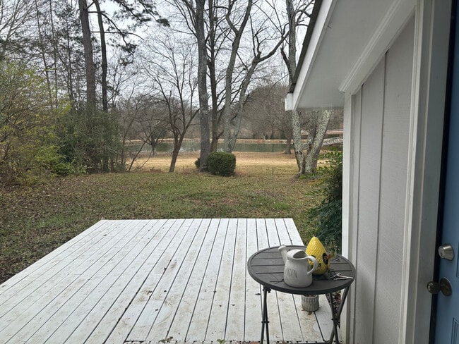 Building Photo - 1523 Robin Rd