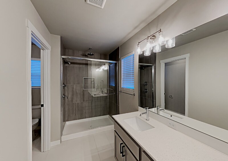 Foto principal - 3838 82nd Ave NE