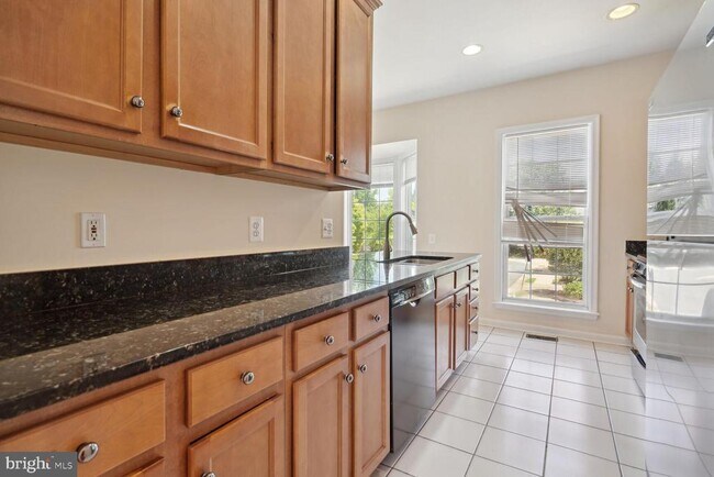 Foto del edificio - 6323 Dunn Ct