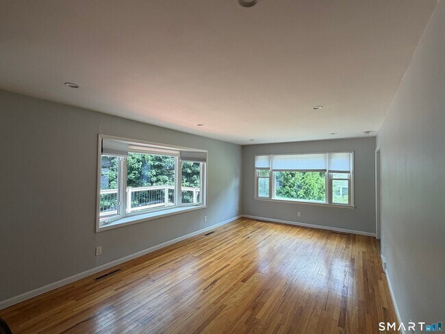 Foto del edificio - 18 Hilltop View Rd