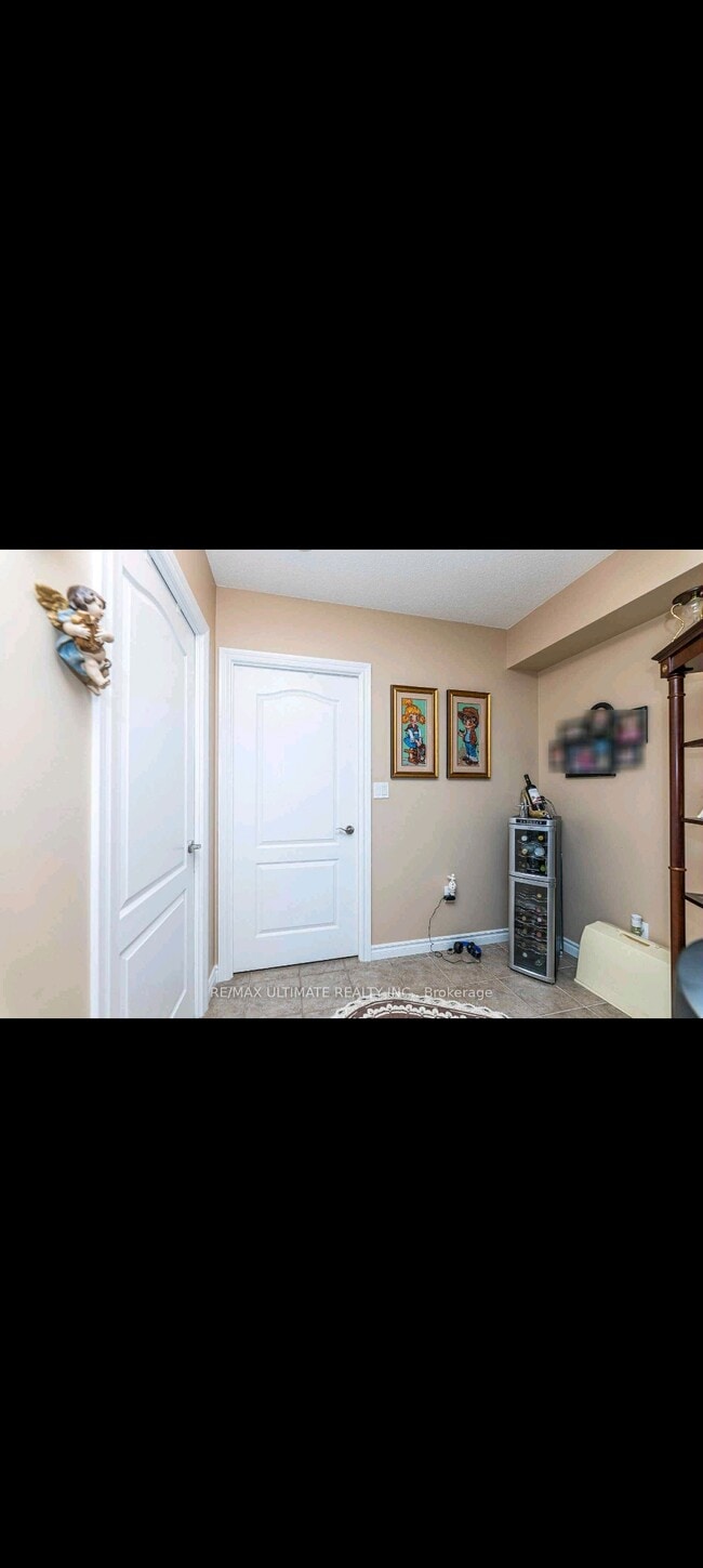 Photo du bâtiment - 2088 Lawrence Av W