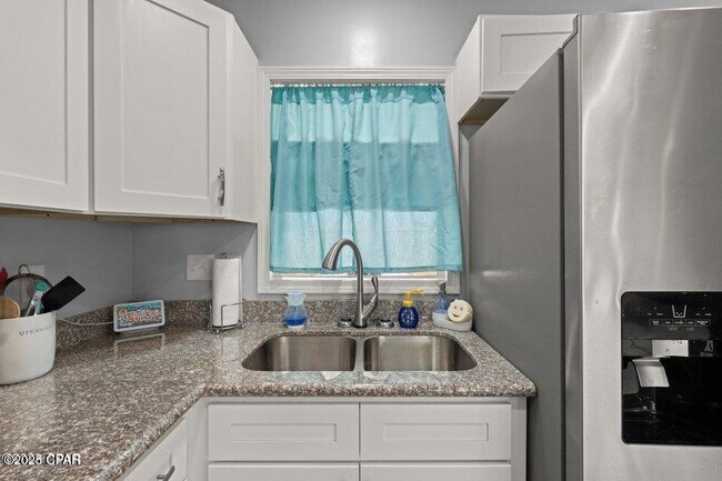 Foto del edificio - 903 Huntington Dr