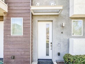 Building Photo - 2055 Bravo Loop