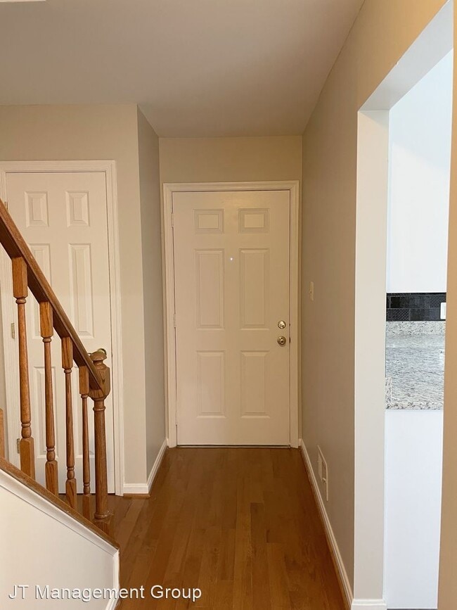Building Photo - 3 br, 1.5 bath House - 300-H S 11TH ST