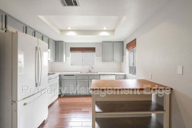 Foto del edificio - 254 Oleander Dr