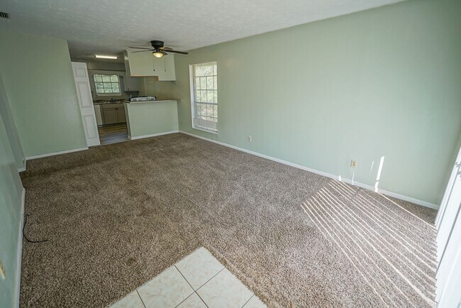 Building Photo - 2304 Hartsfield Ct
