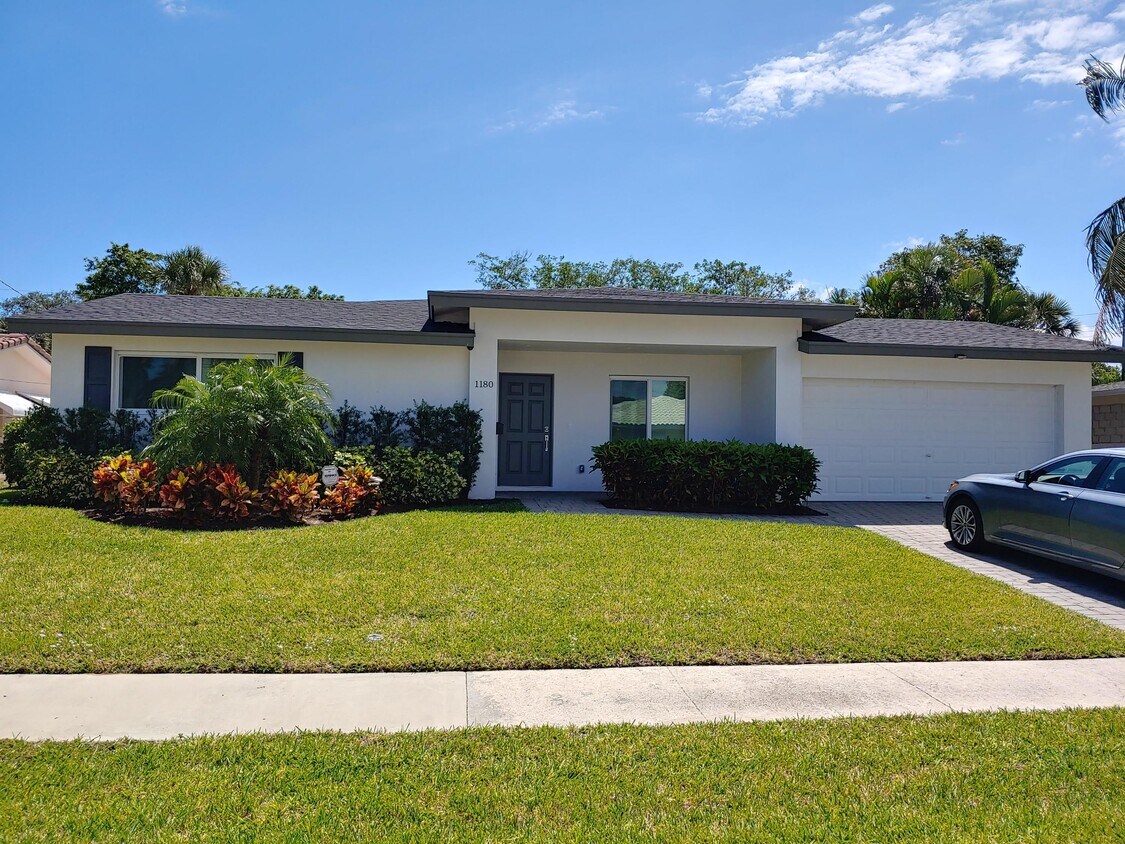 Primary Photo - 1180 SW 14th St