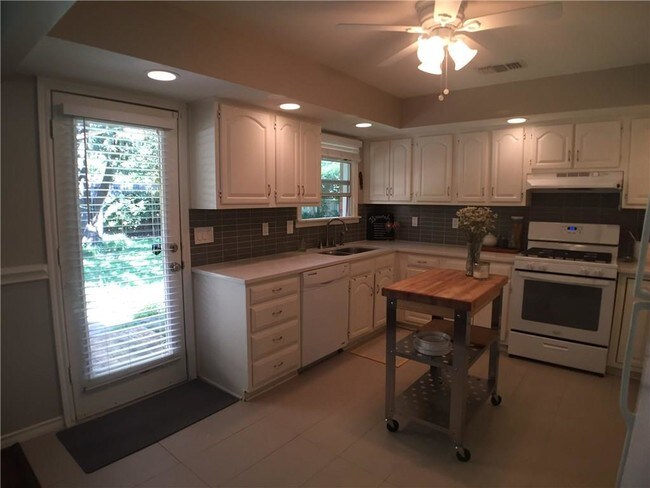 Foto del edificio - 634 Ridgedale Dr