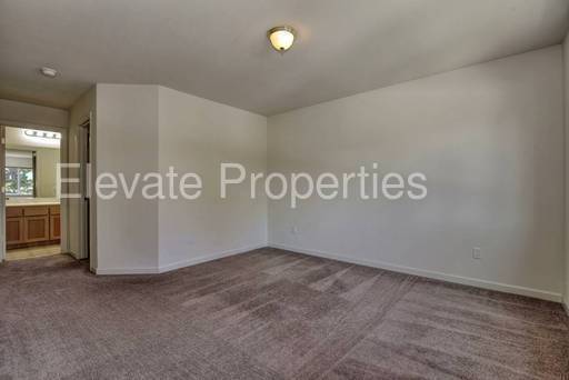 Building Photo - 2864 Grove Way