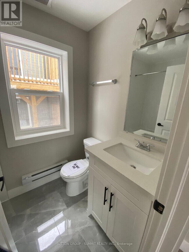 Photo du bâtiment - 200 Ardagh Rd