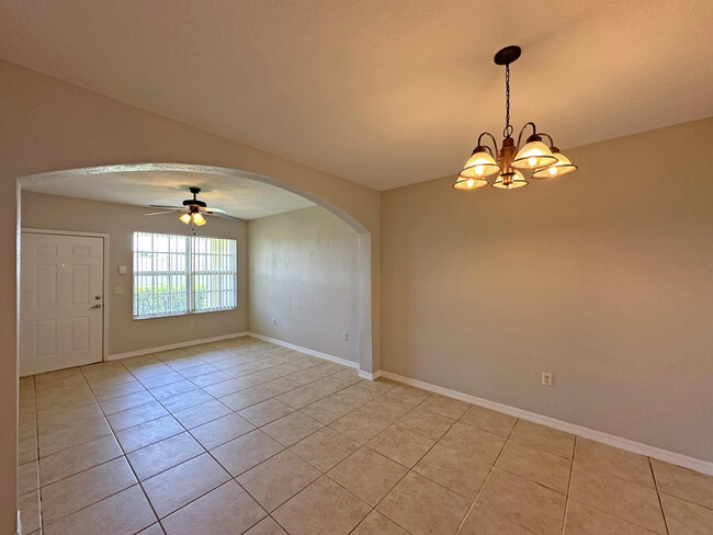 Foto del edificio - 158 SW Peacock Blvd