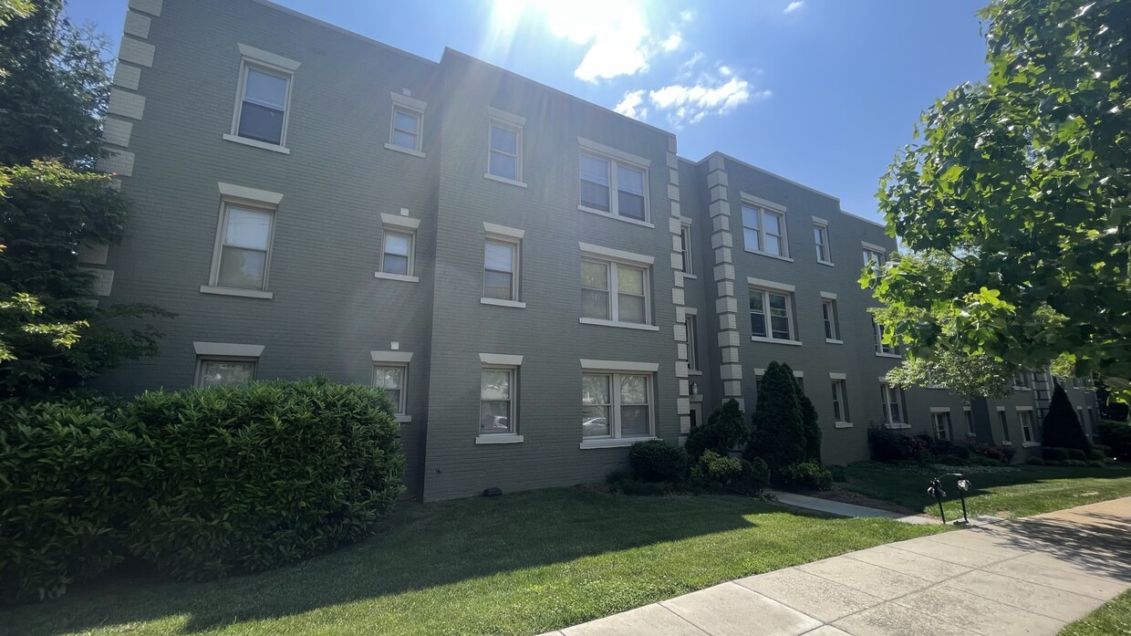 Primary Photo - 4411 1st Pl NE